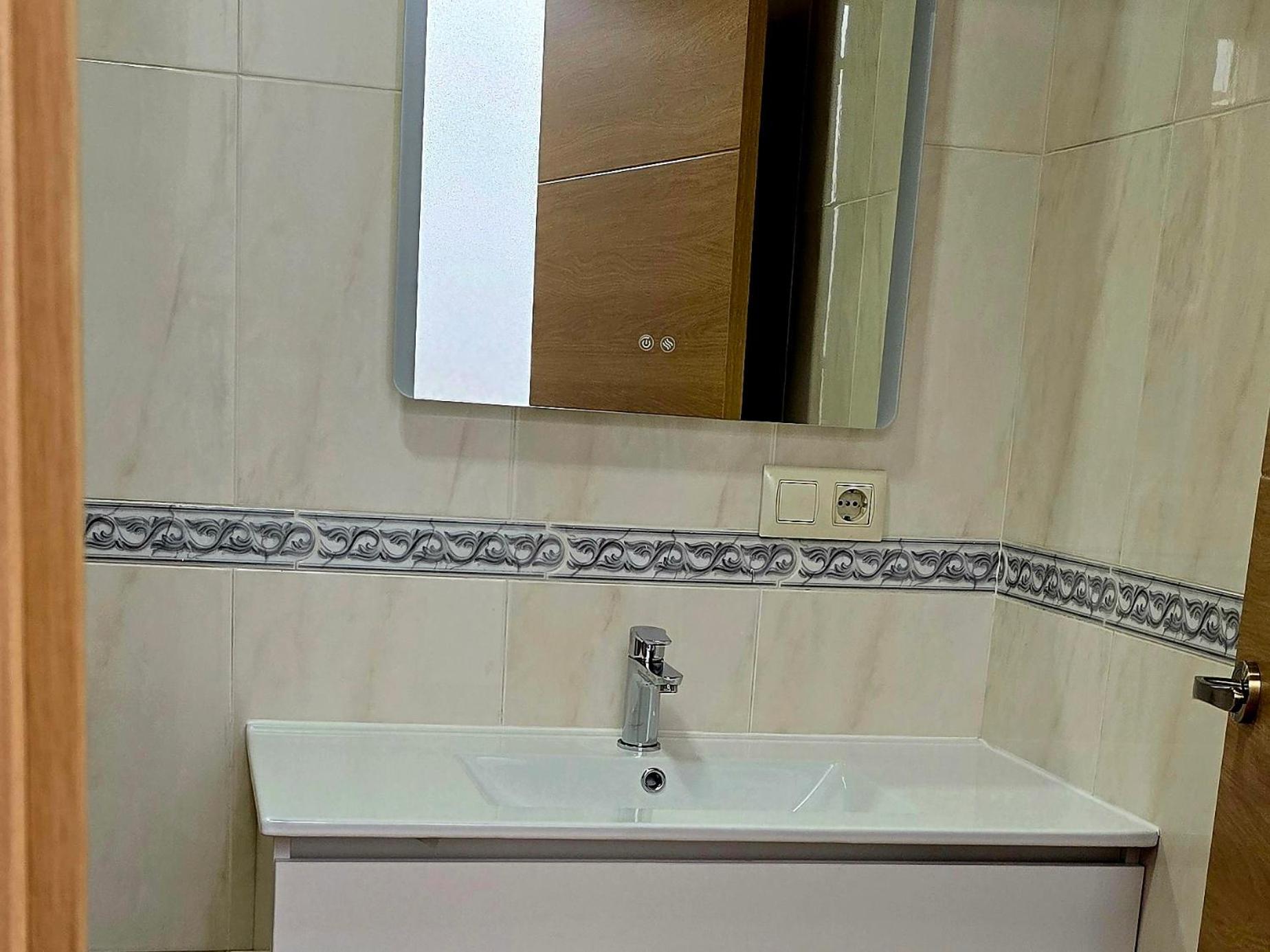 Apartamentos,Puerta De Bisagra-Parking Gratis Toledo Eksteriør bilde