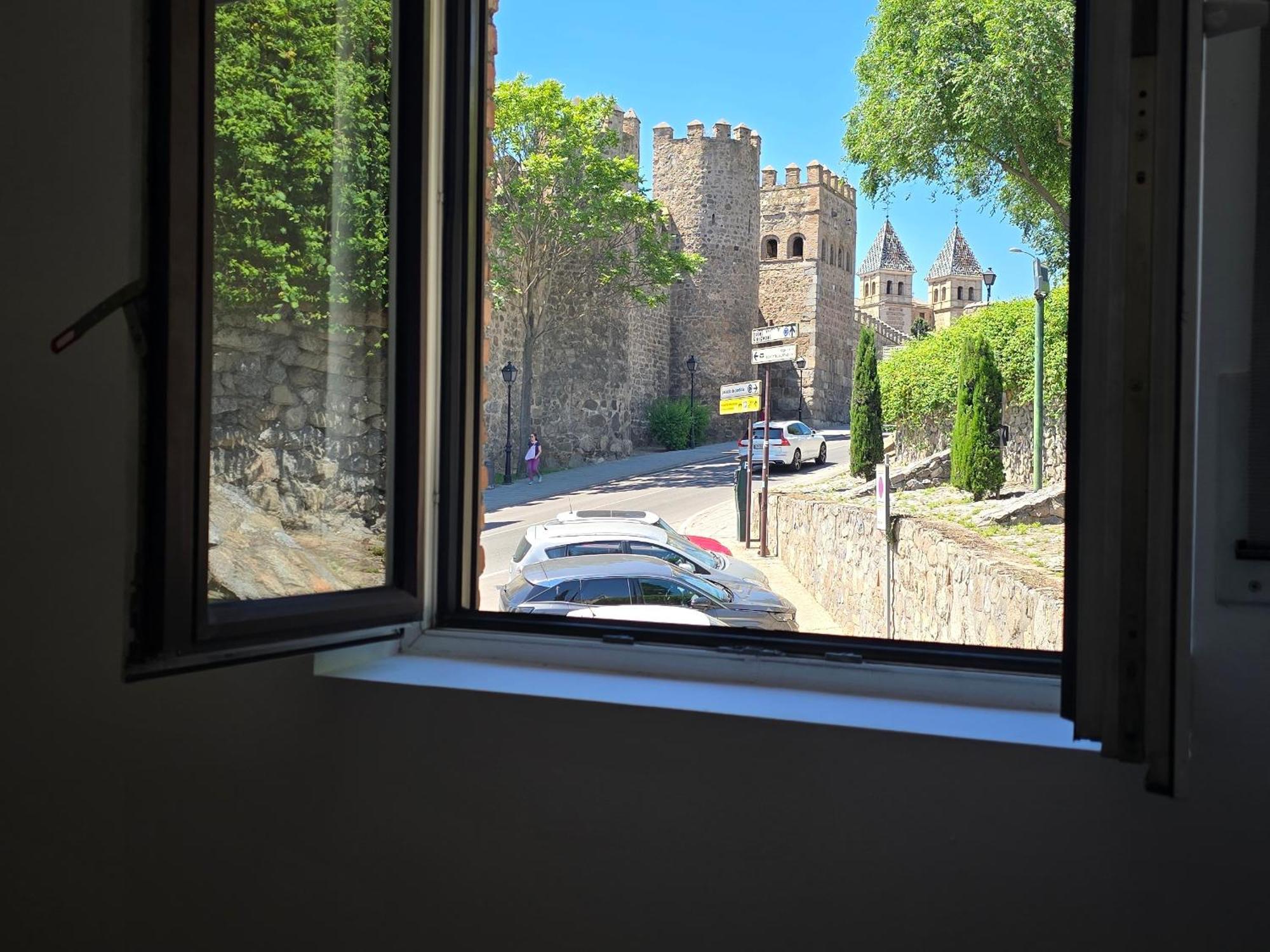 Puerta De Bisagra-Parking Gratis- Con 2 Habitaciones Toledo Eksteriør bilde