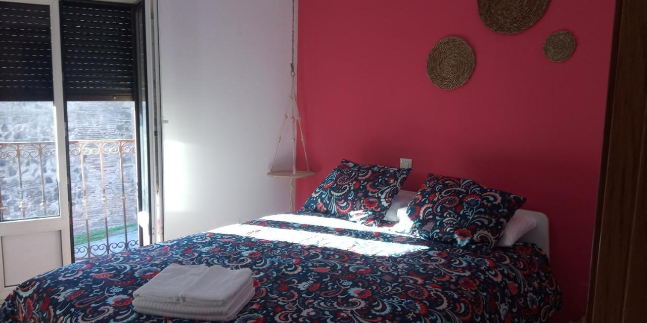 Apartamentos,Puerta De Bisagra-Parking Gratis Toledo Eksteriør bilde